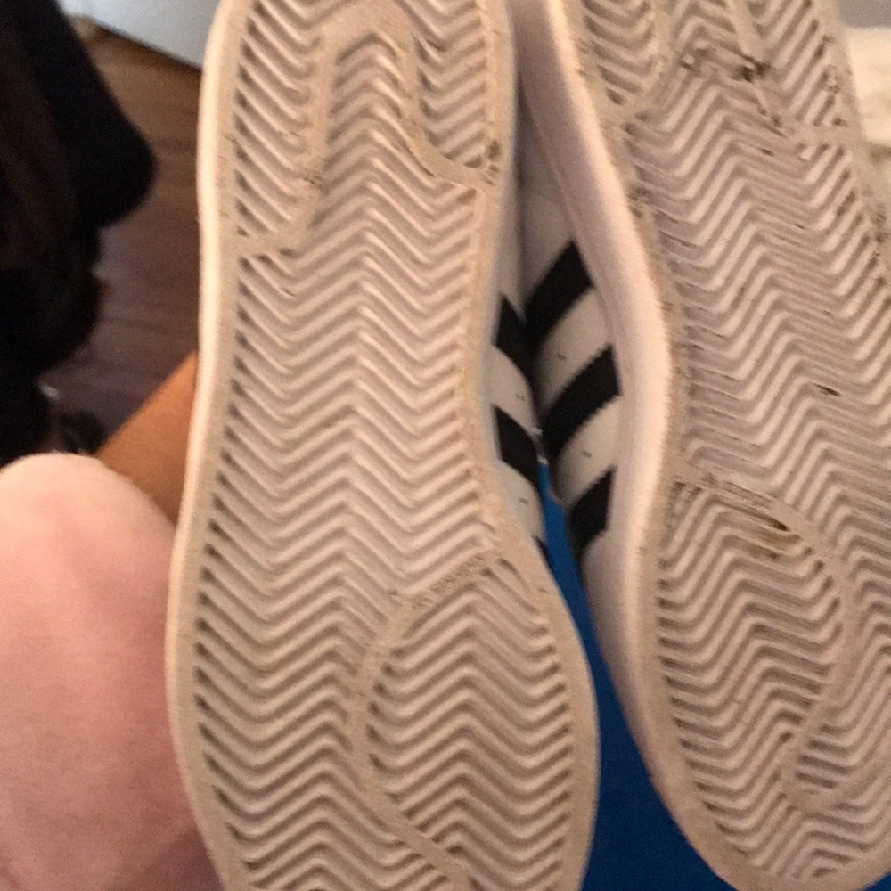Adidas superstar like new - Picture 3 of 6